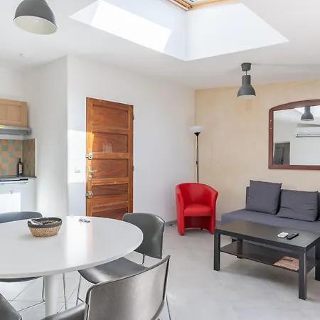 Apartment Vaste De 45 M2 Climatise -n4 Charleval (Bouches-du-Rhone)